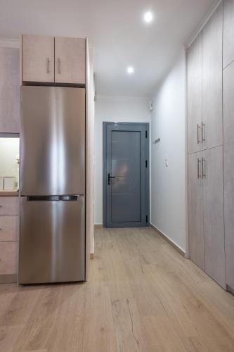 Myrina Retreat - Golden Sun in Mirina