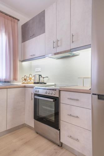 Myrina Retreat - Golden Sun in Mirina