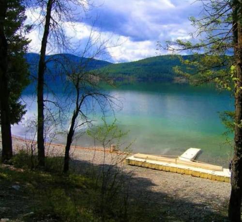 Chalet Chic! Lake and Ski Access Nearby Fish Pond