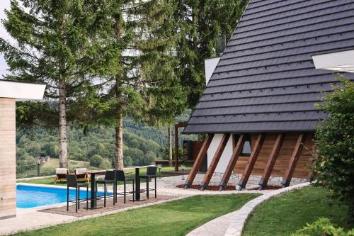 Mountain House LISINSKA ROSA