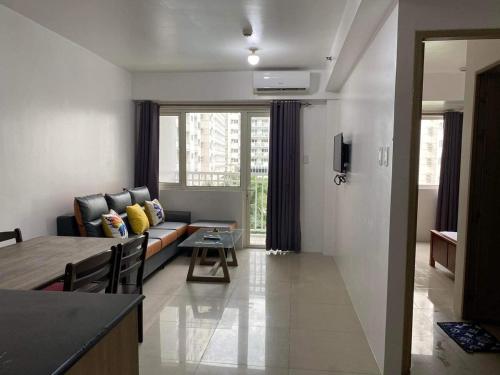 Shore Residence 2br 5f walking distance MOA near airport, Manila
