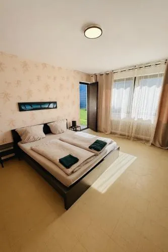 Helle 2-Zimmer Erdgeschosswohnung mit Terrasse in Koblenz, Deutschland