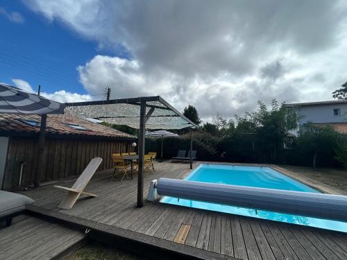 Beautiful Villa for 8 people with pool