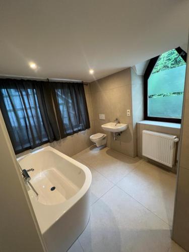 Kaune Apartments Balkon Freies Wlan Kostenlose Parkplätze (Kaune Apartments Balkon Freies Wlan Kostenlose Parkplatze) in ซาร์สเตดท์