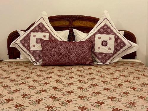 room detail thumbnail 1