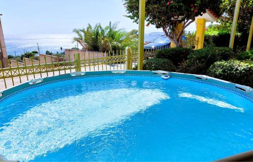 Villa Eva - Entire Beachwalk Holiday Home - 4 Seasons & Longer Stays, Aghia Marina