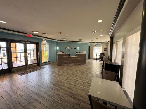 Days Inn by Wyndham Georgetown - image 11