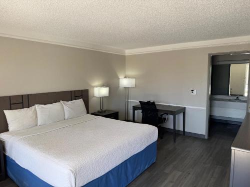 Days Inn by Wyndham Georgetown - main image