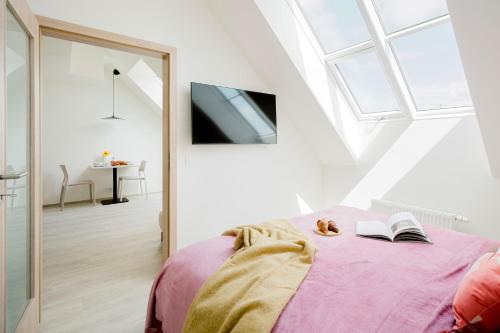 Prague Days - Bright Apartments with AC near Vyšehrad Castle - image 10