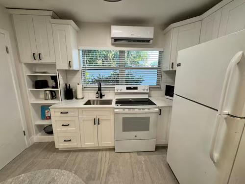 Progresso Apartments & Homes by Lowkl Room Type - Deluxe One-Bedroom Apartment