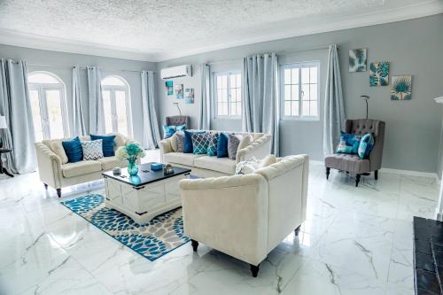 Villa By the Beach - sleeps 8 plus, Nassau (Foto 5)