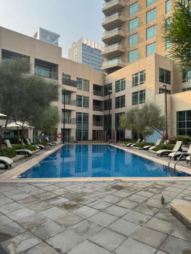 Vista Downtown Poolside 1BR Walk to Burj Khalifa, Dubai (photo 8)