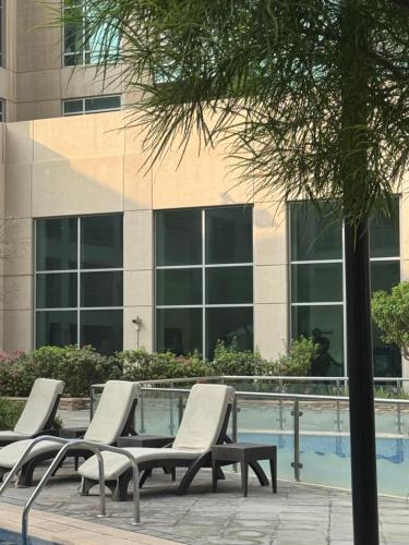 Vista Downtown Poolside 1BR Walk to Burj Khalifa, Dubai (photo 9)