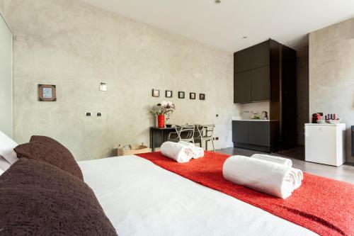 San Babila Suite - image 13