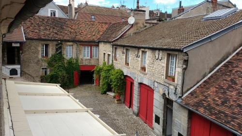 Hôtel Le Sauvage - image 2