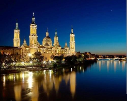 Apartamento en el centro de zaragoza "EL RUBÍ DEL PILAR"