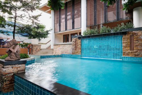 Piscina, CENTRAL PLACE HOTEL in Samut Sakhon