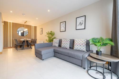 Belfast Quarters 8th Floor Gem! in แซนดี โรว์ แอเรีย