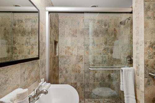 Edgewater Condo Unit #301 - image 2