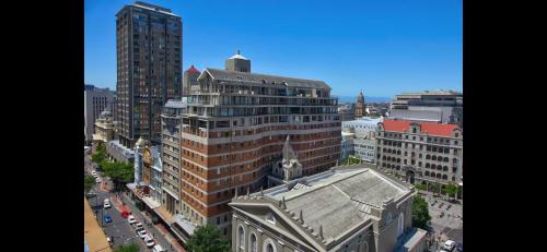 Modern 2 Bedroom Apartment Heart of Cape Town CBD