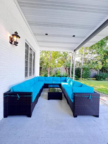 Facilities, Sleeps 24+ Luxury house Near Chicago 12 king beds in North O'Hare