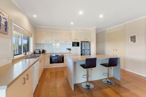 virtuve, Someplace Else in Bonnie Doon