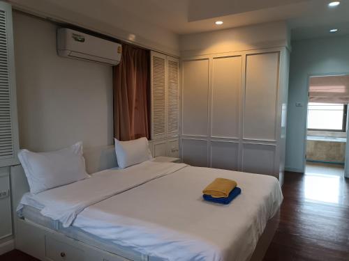 Jomtien golden villa near ALANGKARN