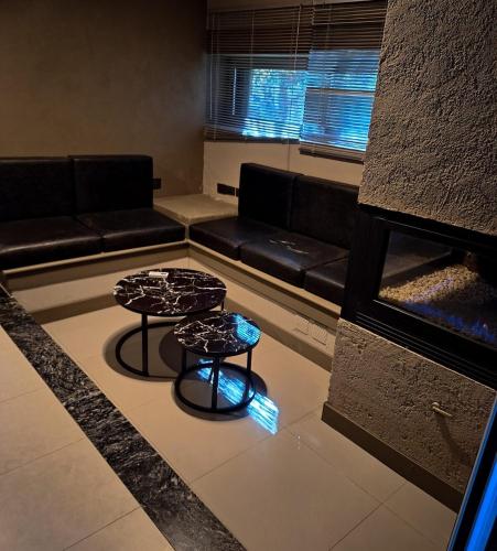 Modern PH with Grill