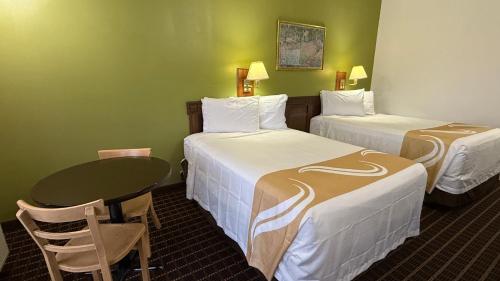 Executive Inn - image 7