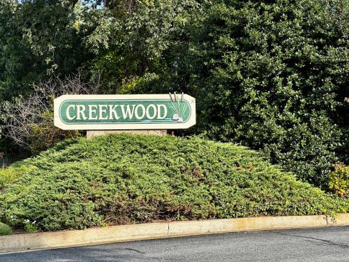 Modern & Comfy - Close to Shopping, Christmas Village, Outlets & Beaches- Easy GF access detail
