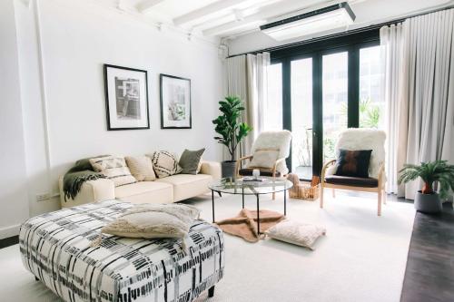 wari A 3BR Luxe Suite 30 sec to Phloenchit BTS