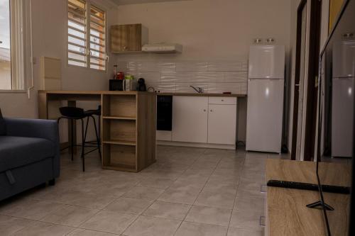 مطبخ, Kaz'horizon climatisé Montabo plages resto et wifi (Kaz'horizon climatise Montabo plages resto et wifi) in كاين