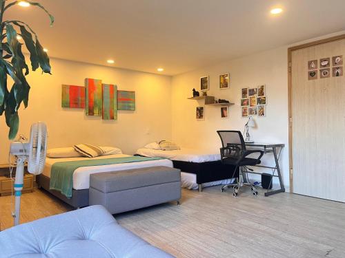 Por el mismo precio hasta 5 personas Poblado ApartaSuite