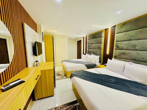 room detail thumbnail 0