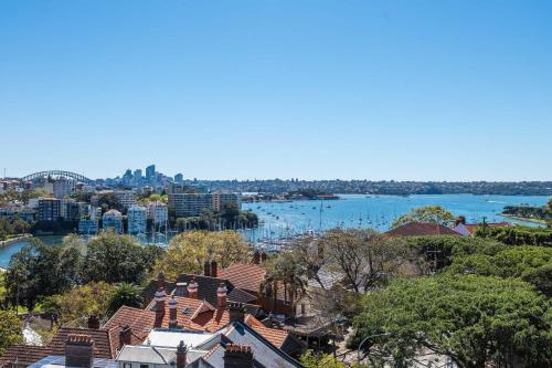 Delightful Darling Point Studio w Stunning Rooftop in Darling Point