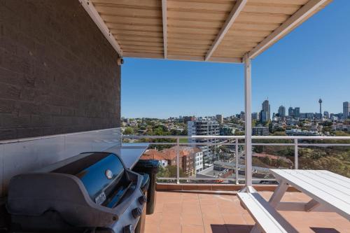 Delightful Darling Point Studio w Stunning Rooftop in Darling Point