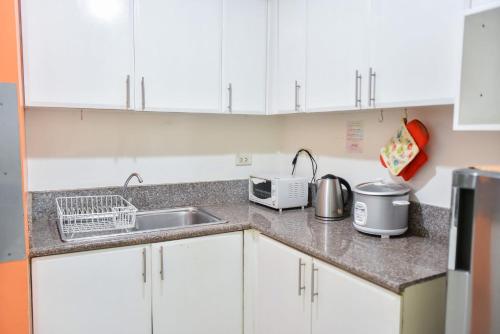 Lovely Modern 2BR Condo in Aurora Gardens San Juan City, Manila (zdjęcie 11)