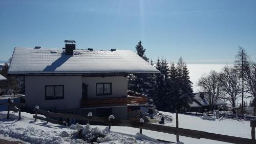 Ferienwohnung Haus am Stein, Pension in Deutschgriffen