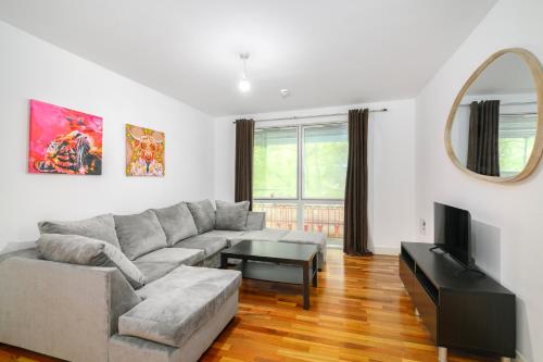 Modern 1BR Apartment near Edgbaston Cricket Ground near สวนสาธารณะแคนนอนฮิลล์