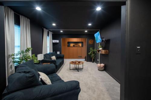 The House of Good Intentions in Southwest