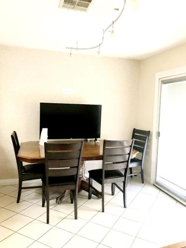 New bedroom queen size bed at Las Vegas for rent-4, Лас-Вегас (фото 9)