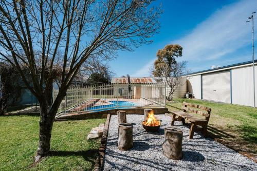 Madeira Cottage - Country Comfort with Pool