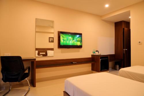 Hotel Le Palace  in Gandhipuram