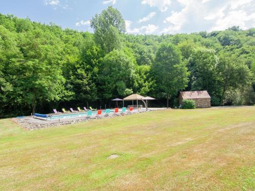 Authentic farmhouse with heated pool 12x6 close to a river on a beautiful spot gîte à louer Clermont-d'Excideuil