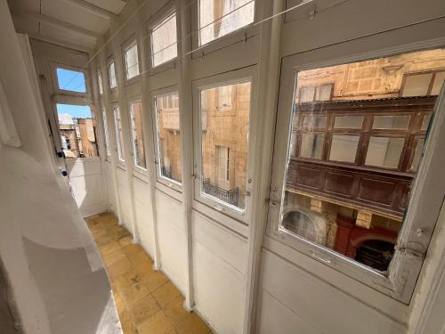 300 years old Maisonette in Beautiful Stairs, Valletta (photo 2)