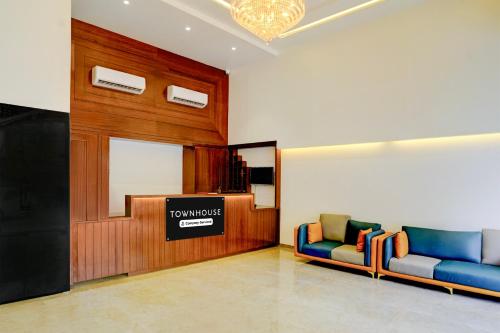 Lobby, Super Townhouse Skyboat XLO Point in Nashik