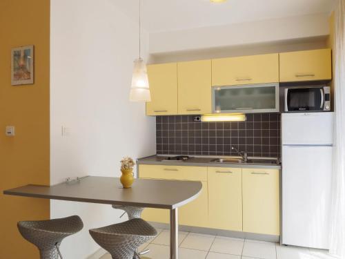 Apartment with Garden View image 7