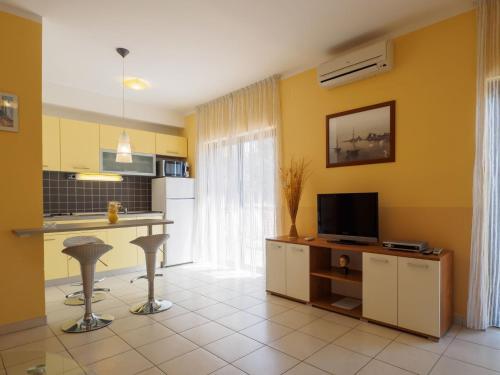 Apartment with Garden View image 9