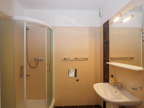 Apartment with Garden View image 4