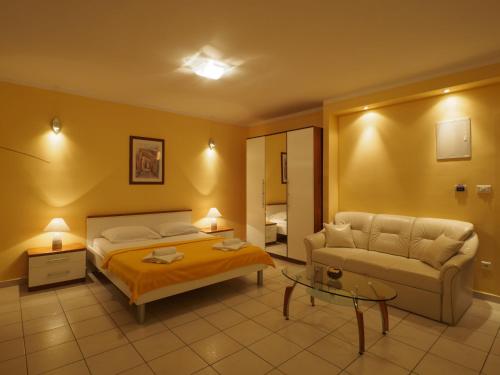 Apartment with Garden View room in Villa Petra Selce
